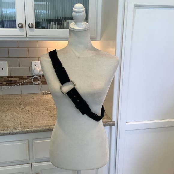 Black Woven Leather Belt Size XL - Picture 2 of 7